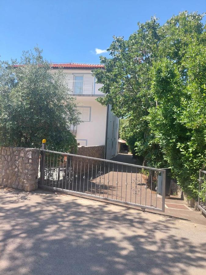 Apartmani Zec Šilo Exterior foto